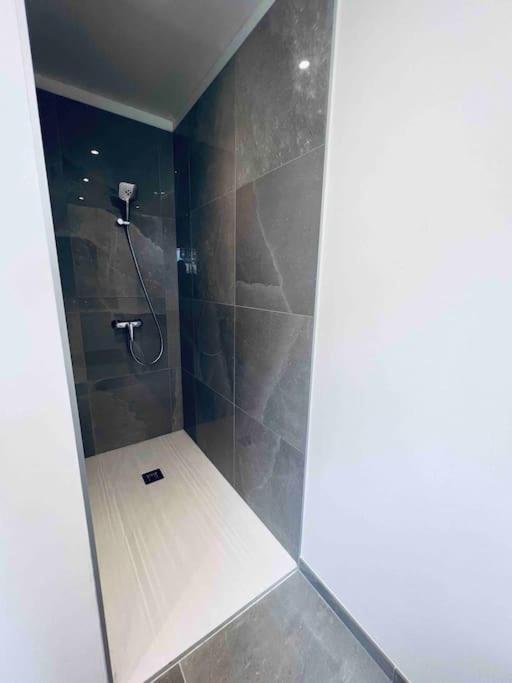 Magnifique Appartement Traversant Avec Vue Sur Le Golf 라그랑모트 외부 사진