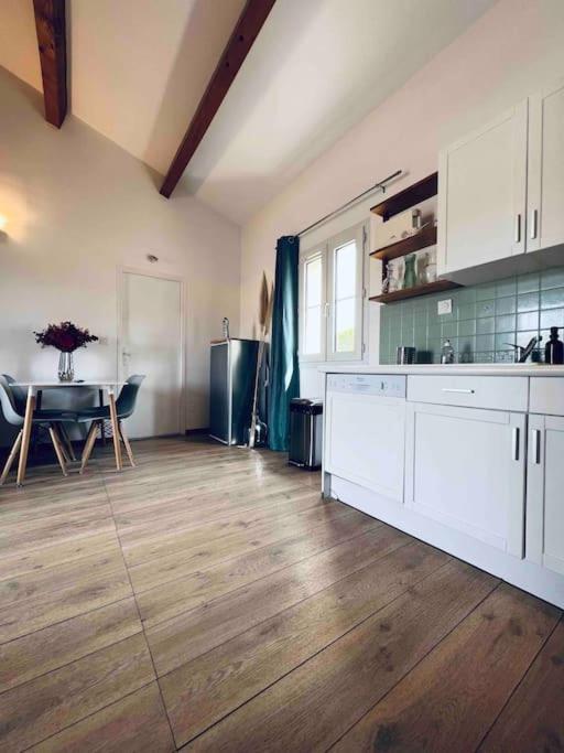 Magnifique Appartement Traversant Avec Vue Sur Le Golf 라그랑모트 외부 사진